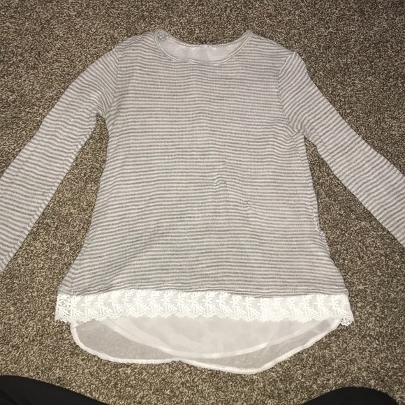 Thin lace long sleeve top - Picture 1 of 3